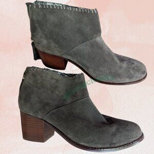 TOMS Women Sz 8 Ankle Boot Suede Leather Grey Wedge Booties Tassels Western
